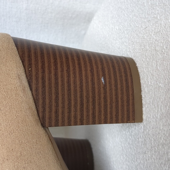 Anne Klein Women's  Akrina Ankle Boots Faux Suede Tan/Light Brown  Size 9.5 - Picture 3 of 9